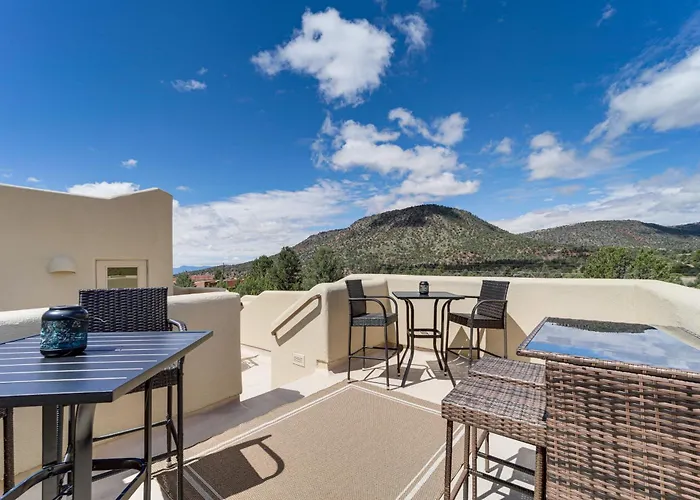 Hot Tub & Views: Sedona Escape By Trails & Dining! * Oak Creek