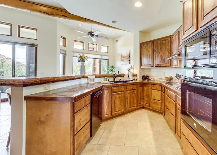 Holiday home Hot Tub & Views: Sedona Escape By Trails & Dining!