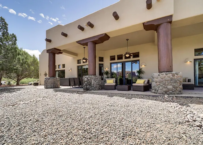 Hot Tub & Views: Sedona Escape By Trails & Dining! * Oak Creek