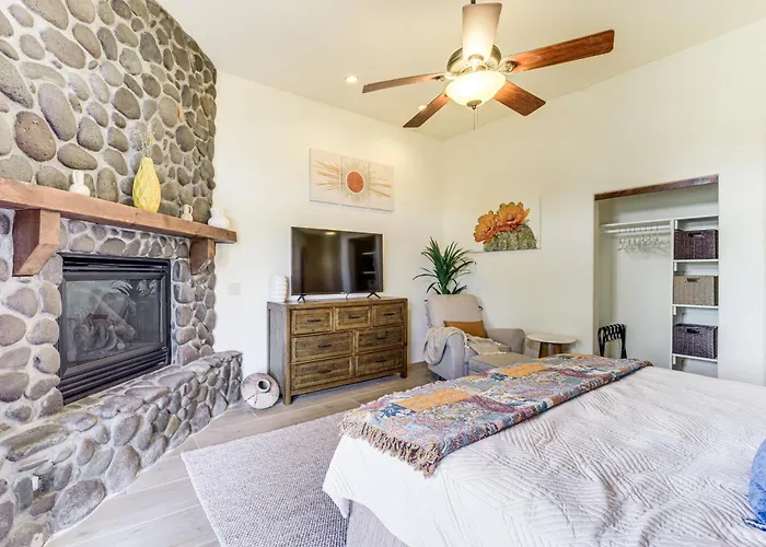 Hot Tub & Views: Sedona Escape By Trails & Dining! *