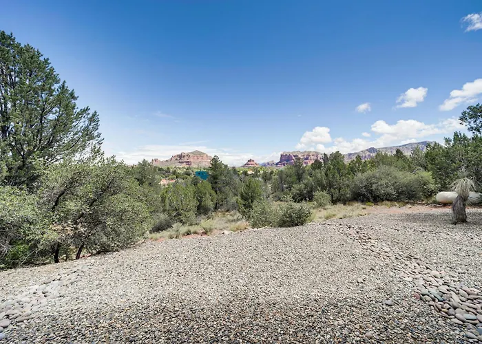 Hot Tub & Views: Sedona Escape By Trails & Dining!